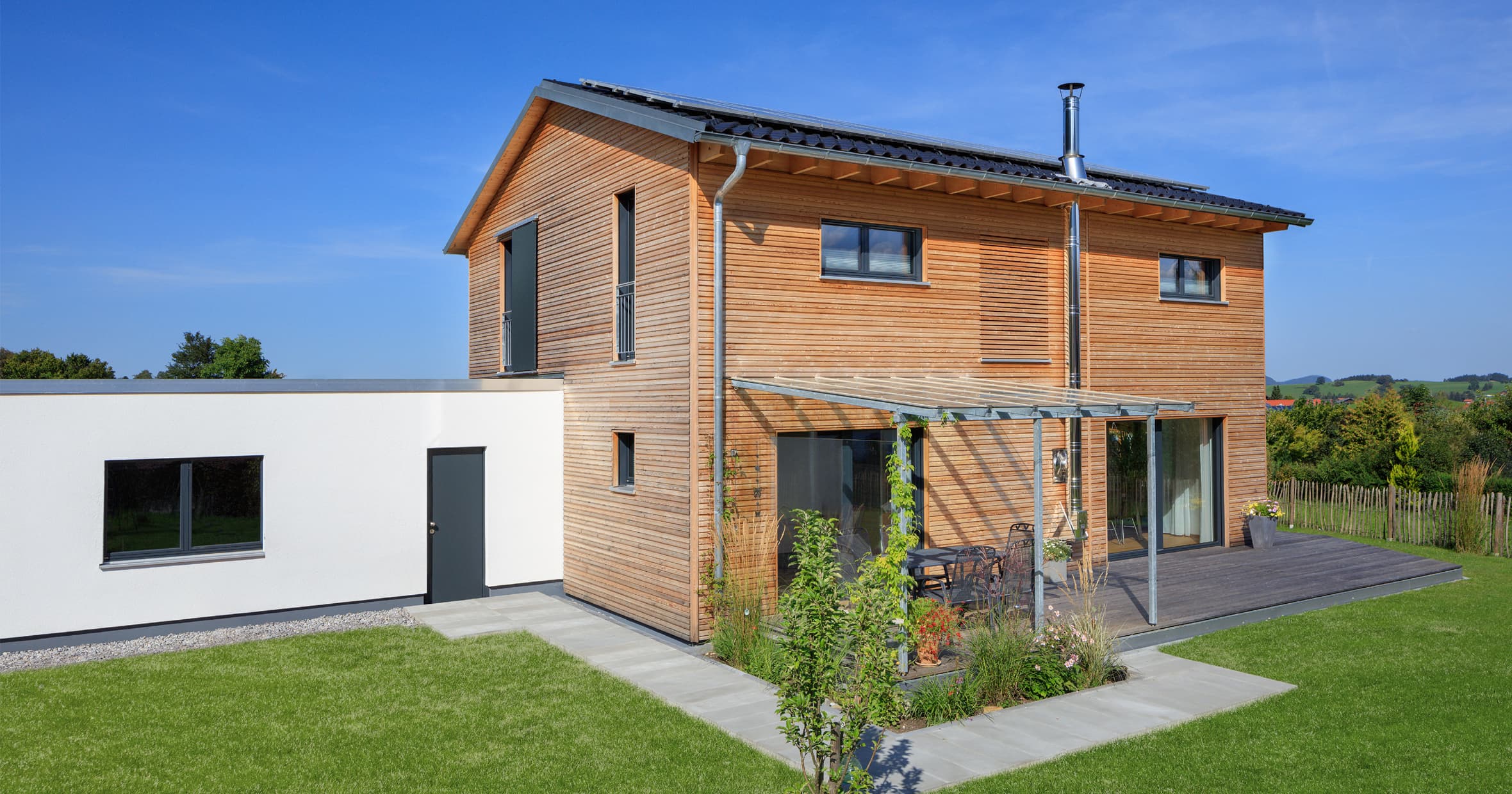Einfamilienhaus mit Garten, Terrasse und Anbau