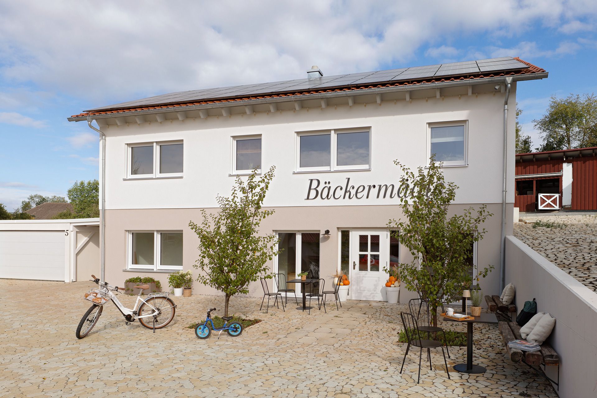 Bungalow-mit-Backstube.jpg