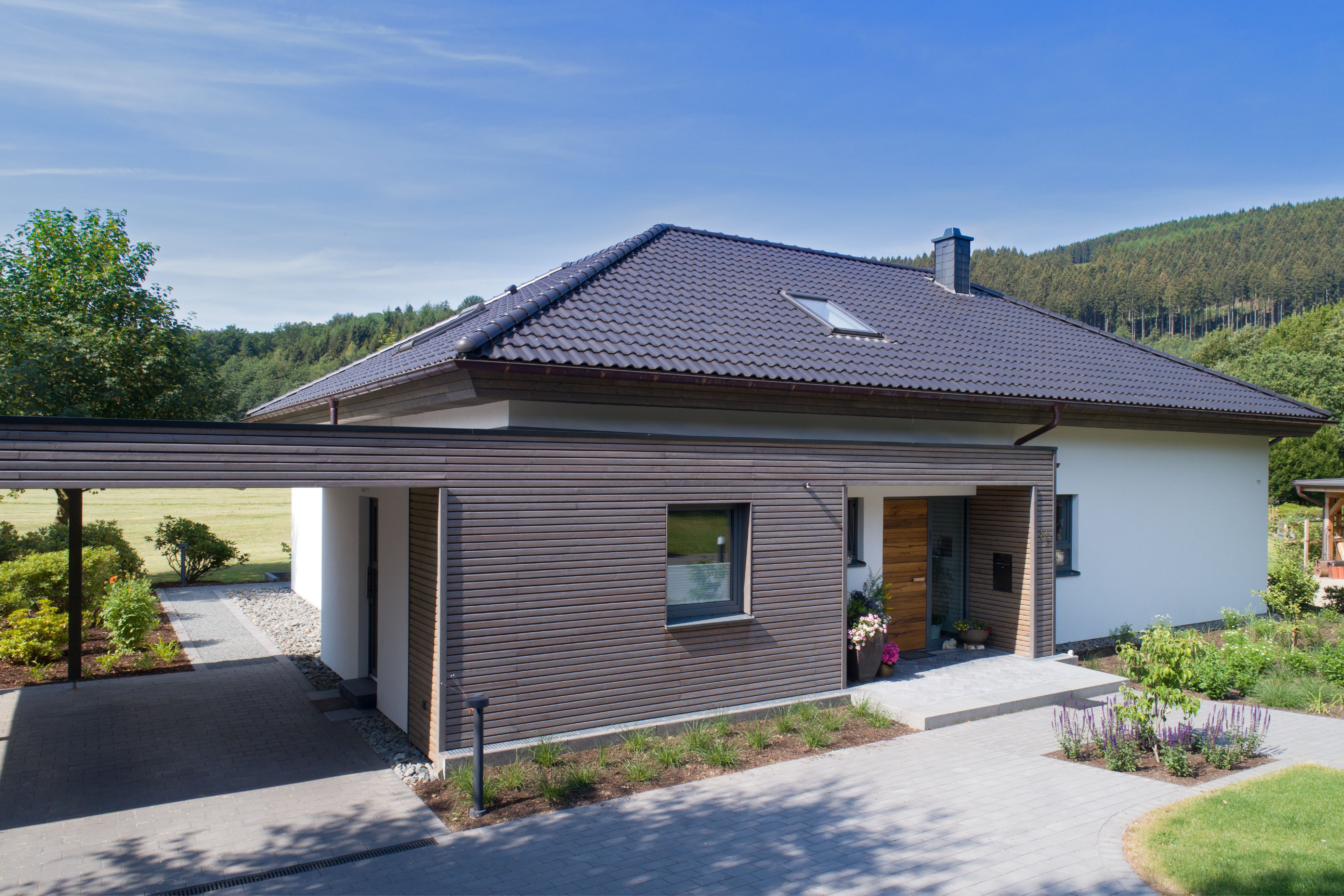 Ein Bungalow mit Holzakzenten 6.jpg