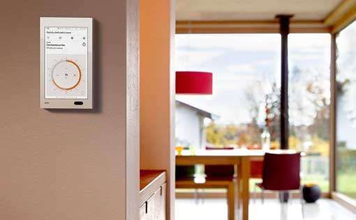 Wohnzimmer mit Gira G1-Touchpanel