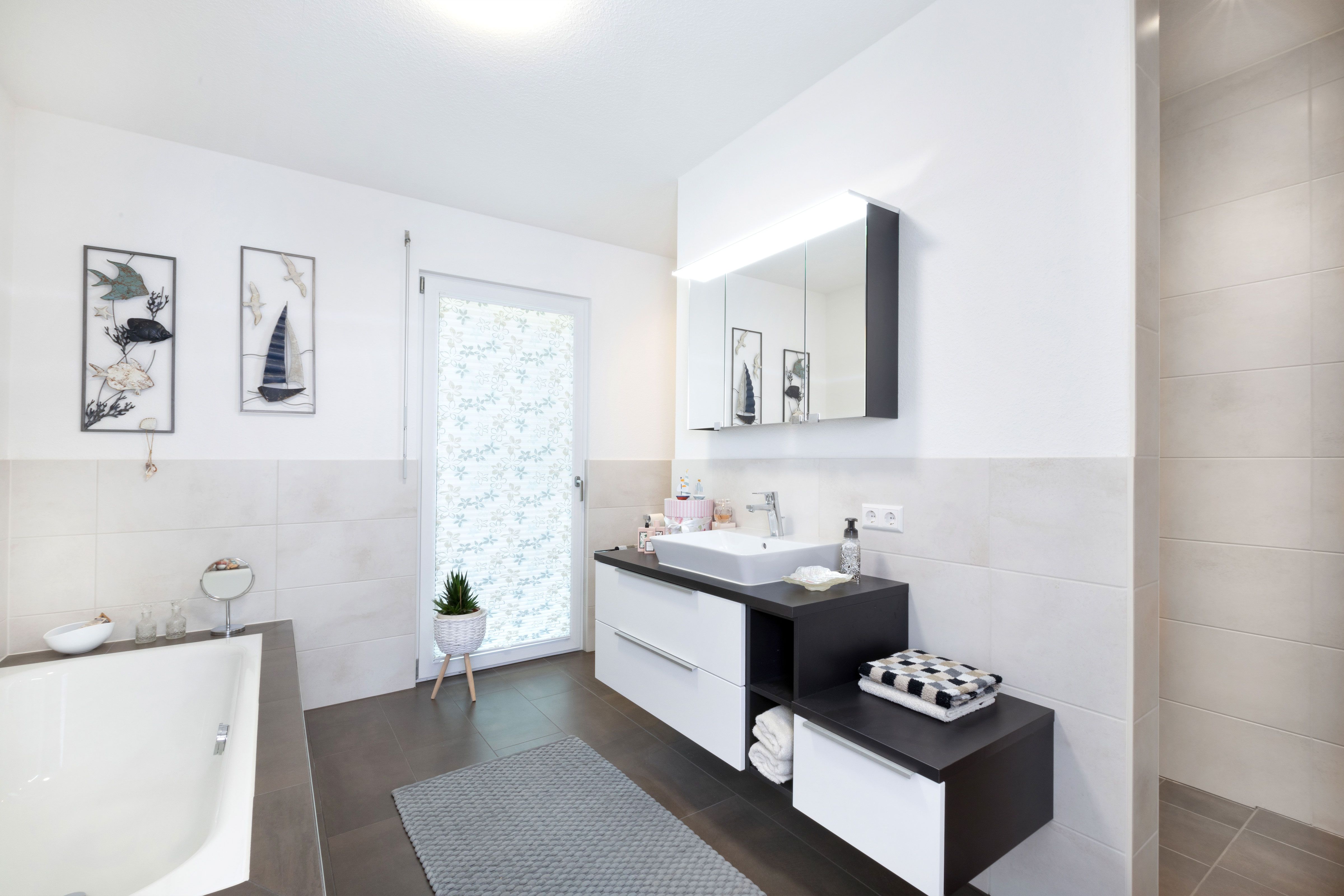U343-walmdachbungalow-badezimmer.jpg