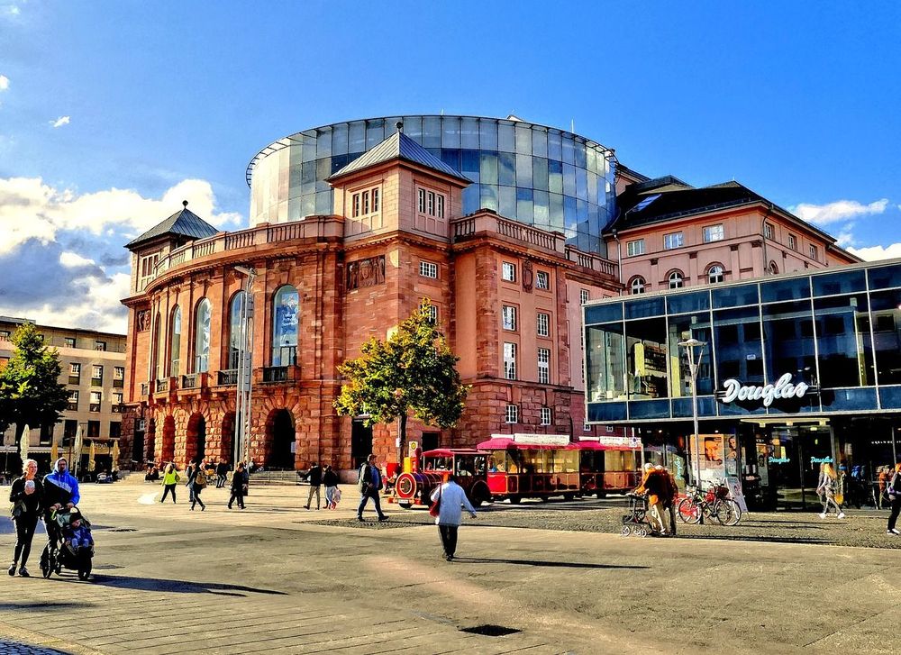 Außenansicht der Mainzer Oper