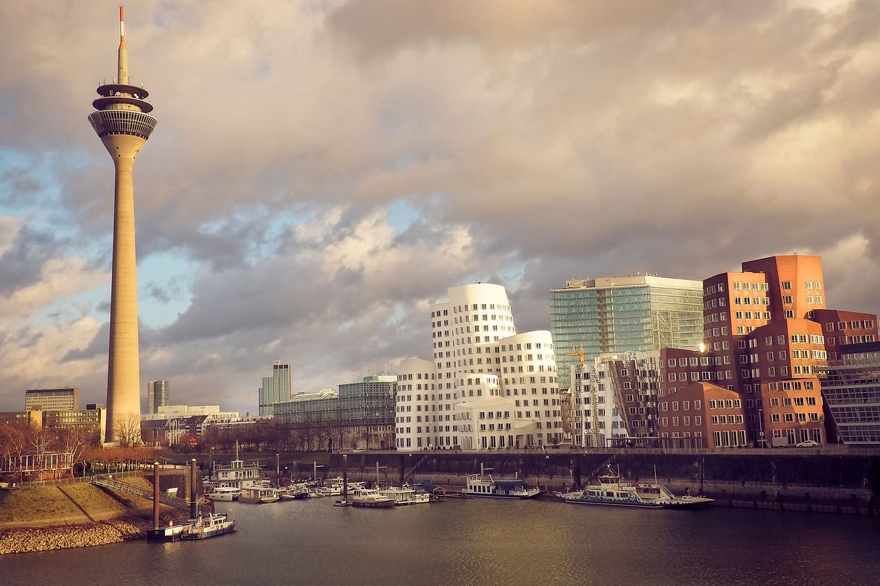 Beeindruckende Skyline von Düsseldorf